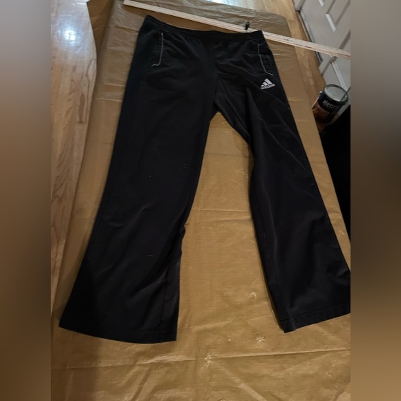 Adidas size  medium black Men’s sweatpants w/ pockets - Picture 1 of 10